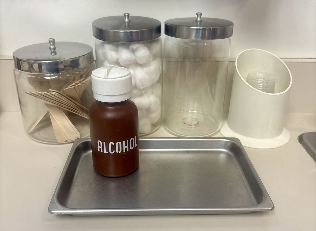 An Assortment of Medical Storage and Dispensing Items including Pyrex Glass Jars (1 of 4)