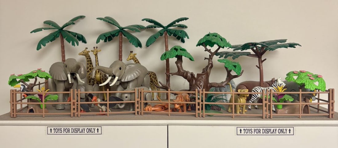 A Collection of Playmobil Wild Animal Figures and Safari Scenery Accessories (1 of 5)