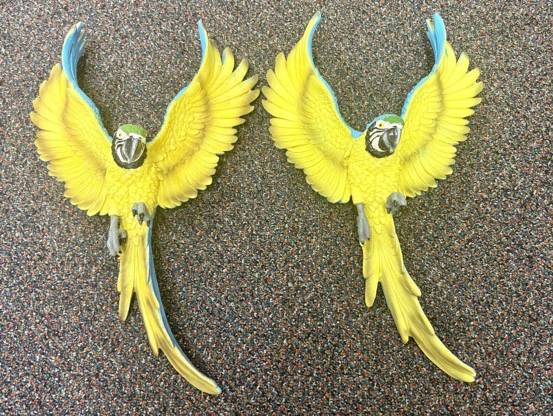 A Pair of Design Toscano Hand-Painted Polyresin Flapping Macaw Wall Sculptures (1 of 5)