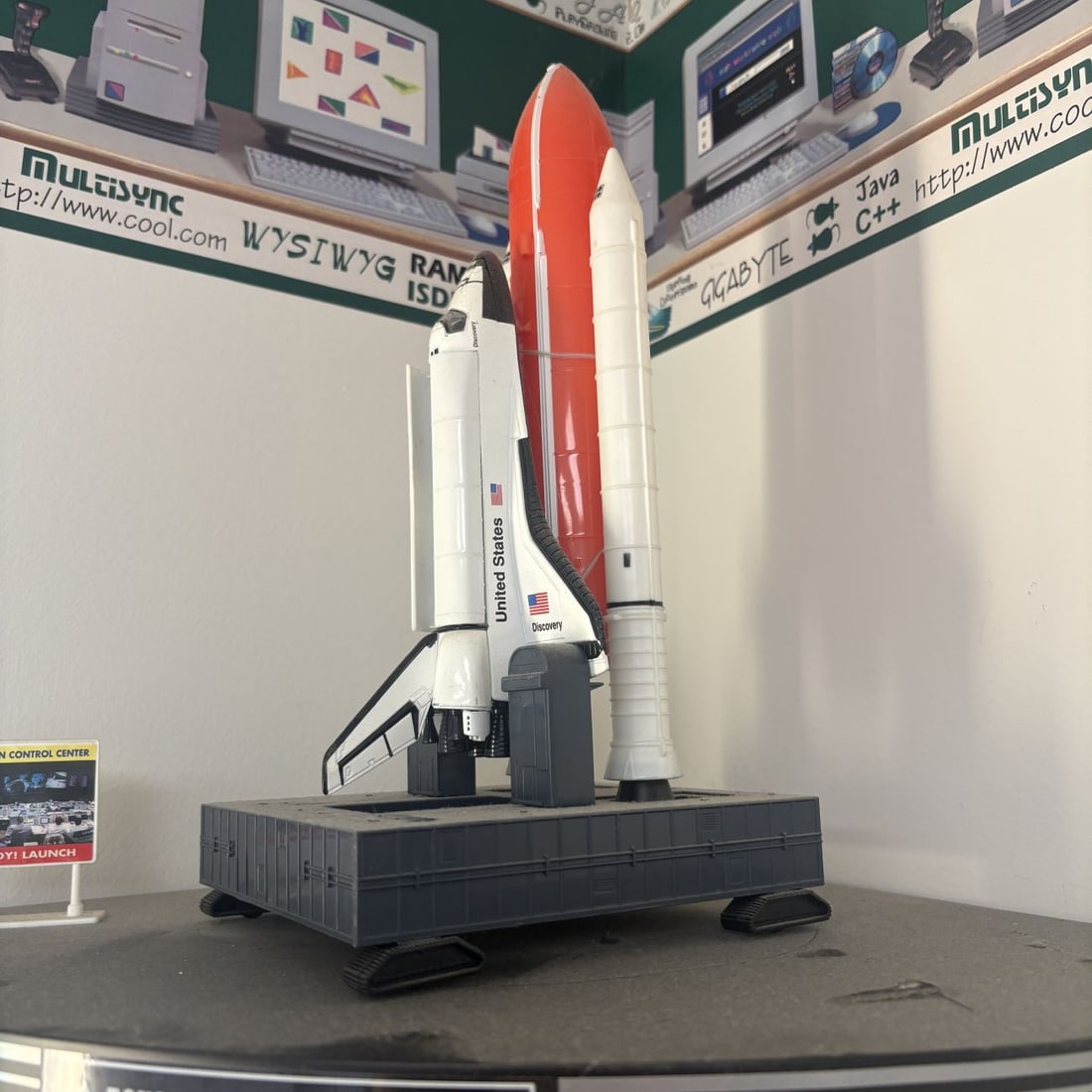 Space Shuttle Discovery Launch Stack Model with Mobile Launcher Platform - 3