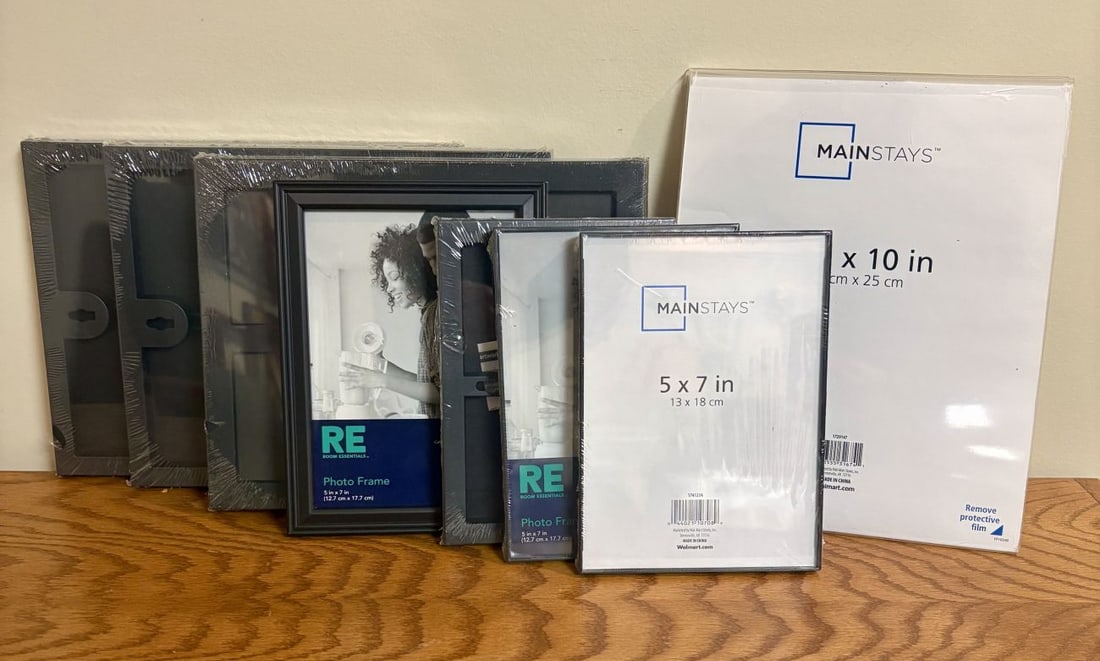 An Assortment of Room Essentials and Mainstays Picture Frames (1 of 3)