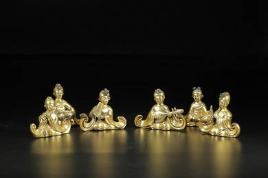 GILT BRONZE PERFORMING SHI-NV ORNAMENT