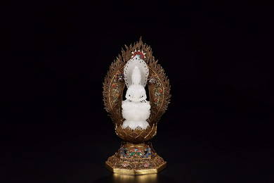 GILT SILVER BLUING HETIAN JADE GUANYIN ORNAMENT