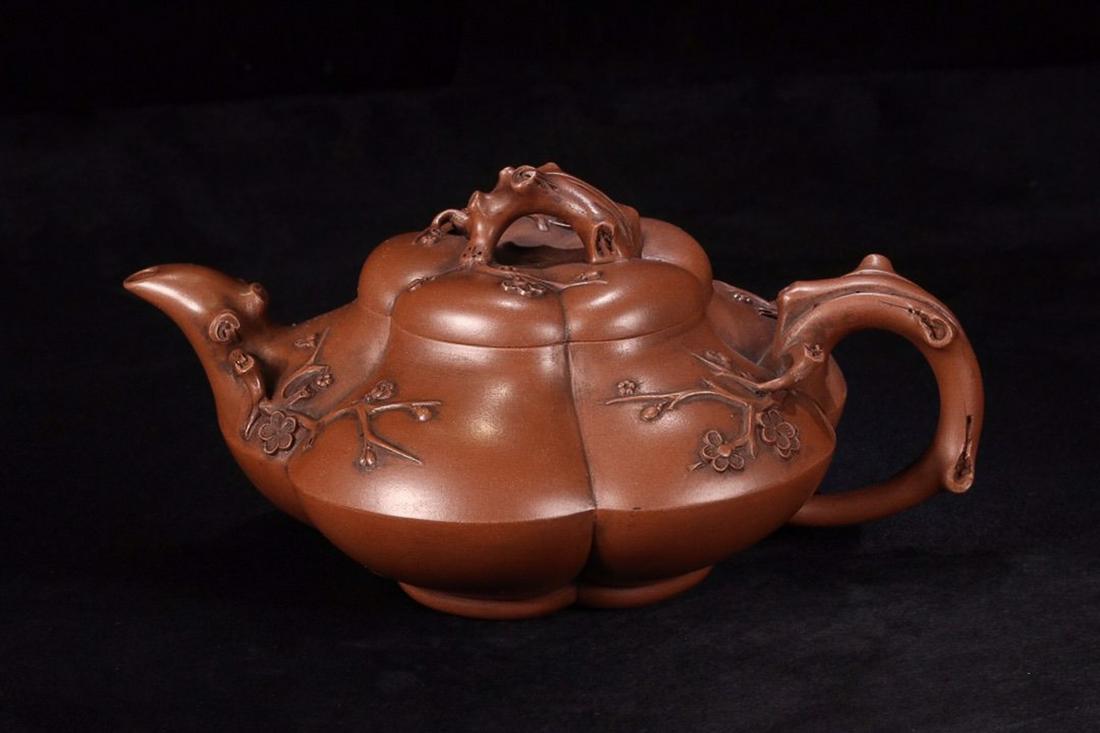 PLUM ZISHA TEAPOT: Weight 491g / Height 3.77 in / Ear-Distance 8.27 in / Width 5.76 in