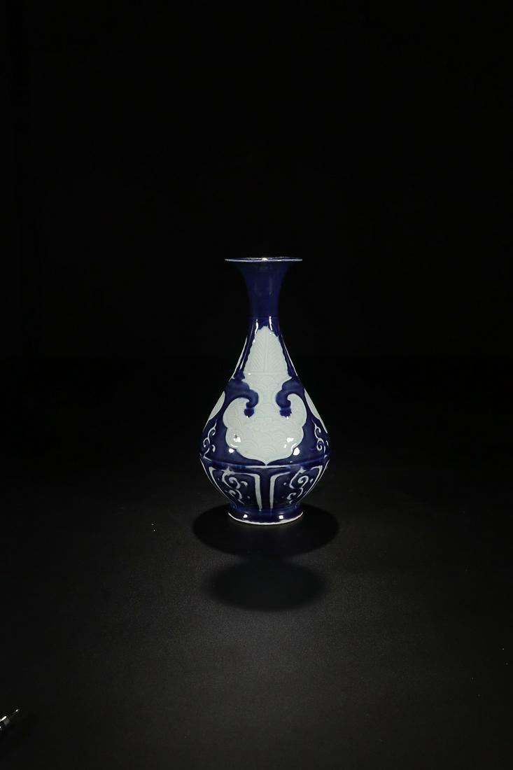 BLUE GLAZED SEAWEAVE AND LOTUS PATTERNING OKHO SPRING: Time: Ming Dynasty 14-17 Century / Height 10.24 in / Belly-Diameter 5.43 in