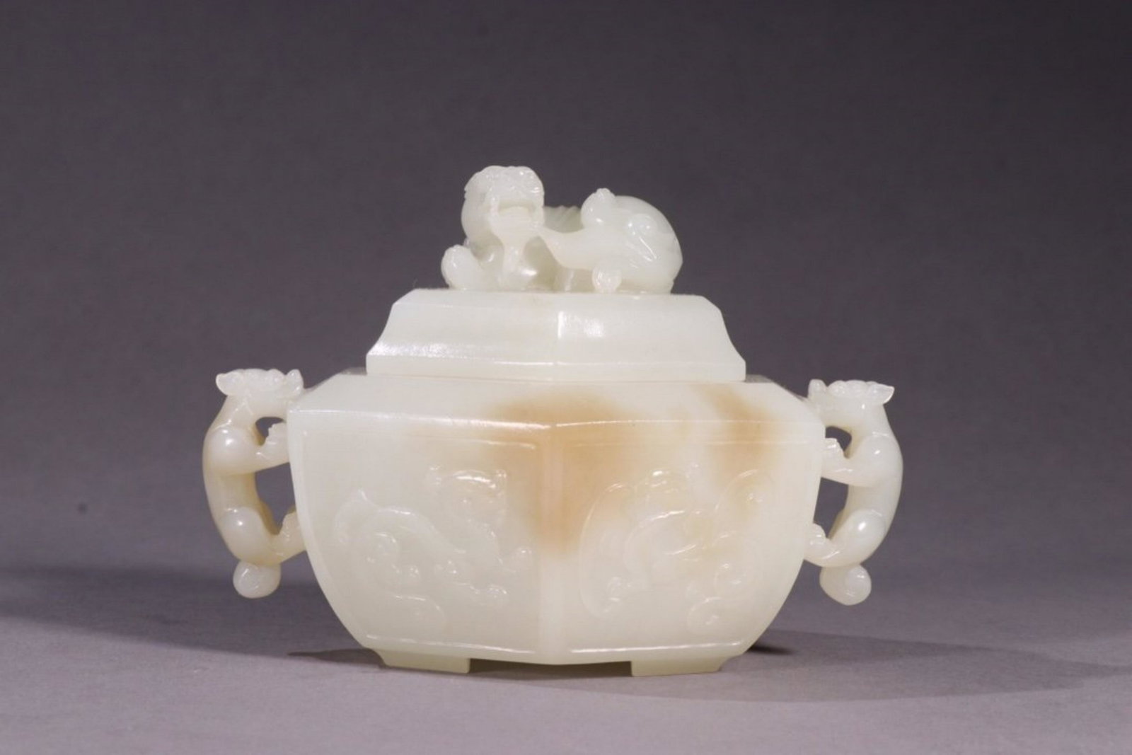 HETIAN JADE DRAGON PATTERNING CAPPING FURNACE: Weight 253.9g / Length 4.8 in / Width 3.15 in / Height 3.35 in