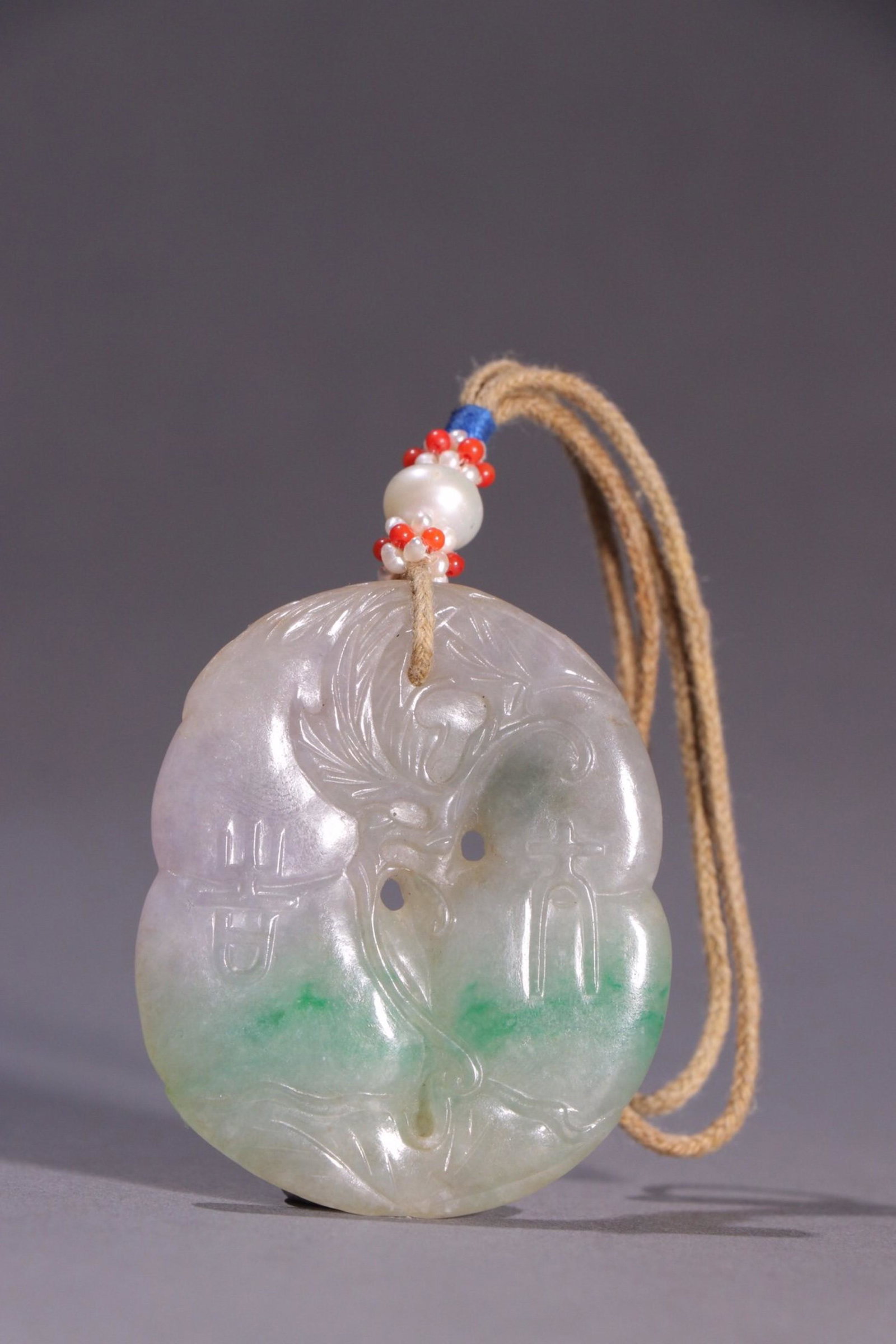 JADEITE DA'JI GOURD TABLET: Weight 30g / Length 1.69 in / Width 0.24 in / Height 2.01 in