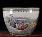 QIANLONG MARK  FAMILLE ROSE CHARACTER STORY DECORATED
