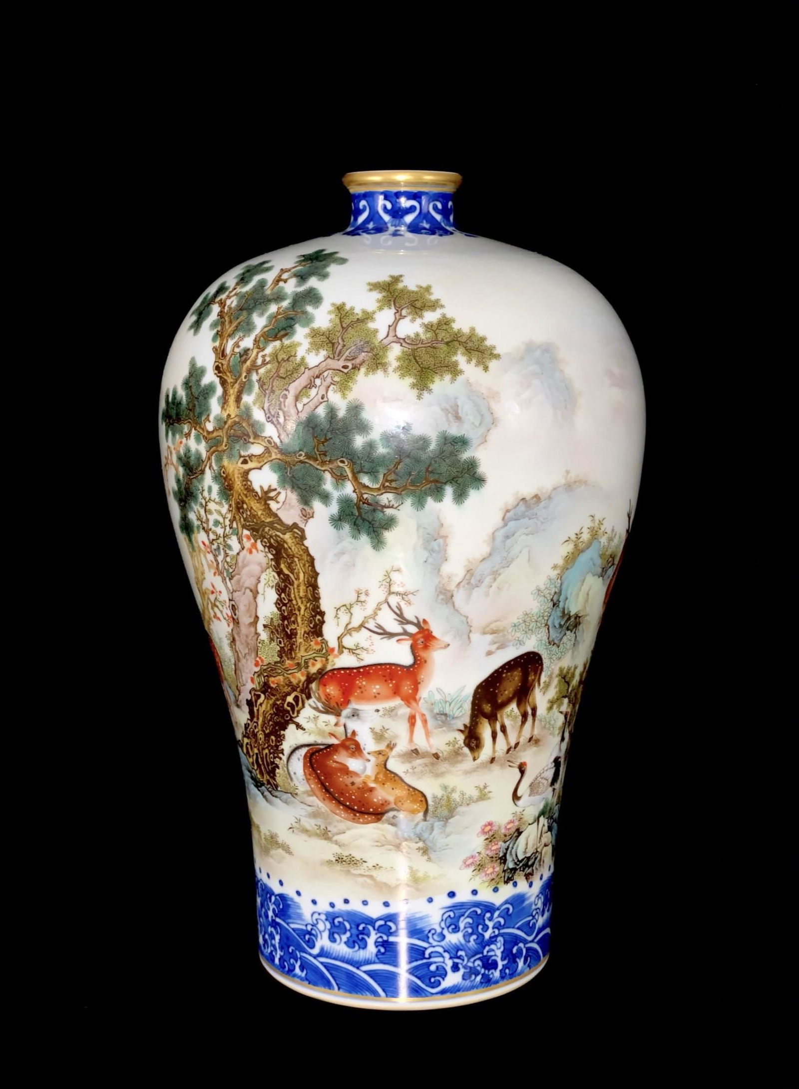 YONGZHENG MARK BLUE WHITE PATTERNING BORDER DEER AND: Time: Yongzheng Period 18 Century / Mouth-Diameter 1.69 in / Height 11.81 in / Belly-Diameter 6.89 in / Base-Diameter 4.49 in