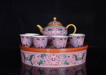 QIANLONG MARK ENAMELING TANGLED-BRANCH FLOWERS AND