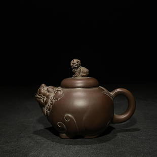 XU'YOUQUAN WANG'ZI'CHENG'LONG AUSPICIOUS LION TEAPOT: Dimension (1) 5.98 in / Dimension (2) 3.94 in / Dimension (3) 4.45 in