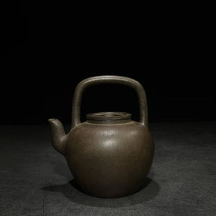 JIN'SHA'NEI'YONG MARK HANDLE TEAPOT: Dimension (1) 4.92 in / Dimension (2) 4.17 in / Dimension (3) 5.31 in