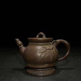 PENG'WENZHONG MARK GOURD-MOUTH BAMBOO PATTERN TEAPOT: Dimension (1) 7.09 in / Dimension (2) 4.33 in / Dimension (3) 5.31 in