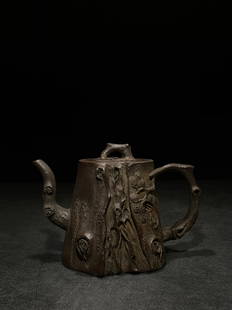 HAND MADE PINE-STUMP TEAPOT: Dimension (1) 7.09 in / Dimension (2) 3.94 in / Dimension (3) 4.88 in