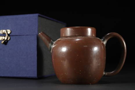 LI'ZHONGFANG MADE OLD CHENXIANG TEAPOT: Height 4.06 in / Ear-Distance 6.69 in