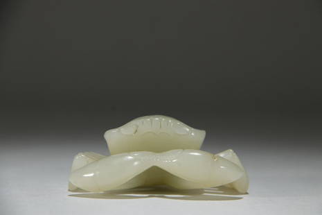 HETIAN JADE BA'FANG'LAI'CAI HAND PIECE: Time: Qing Dynasty 17-19 Century / Weight 90g/ Height 0.98 in / Width 2.2 in / Thickness 2.6 in