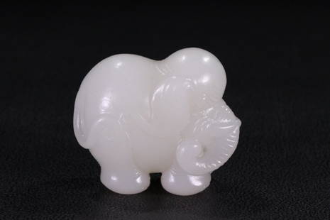 HETIAN JADE TAI'PING'YOU'XIANG HAND PIECE: Weight 120.4g/ Length 2.06 in / Width 1.29 in / Height 1.8 in