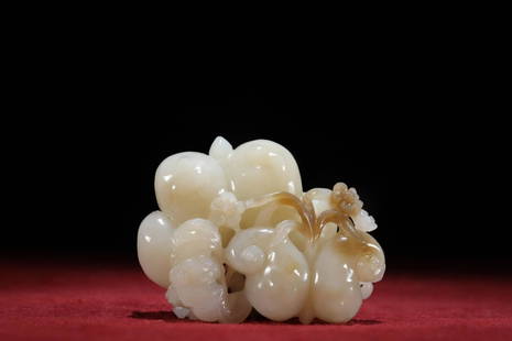 HETIAN JADE FU'ZAI'YAN'QIAN SHI'SHI'RU'YI HAND PIECE: Time: Late Qing Dynasty 19-20 Century / Weight 135g/ Height 1.14 in / Width 2.17 in / Thickness 2.72 in