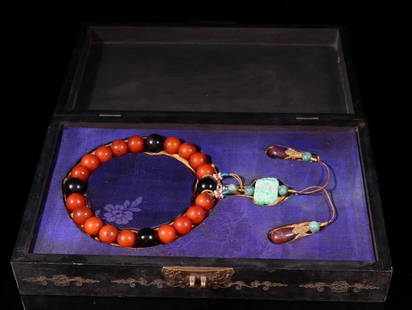OLD AMBER 18-BEAD HAND PIECE: Time: Qing Dynasty 17-19 Century / Weight 96.1g/ Bead-Diameter 0.61 in