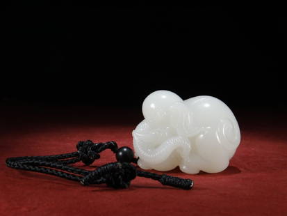 HETIAN JADE TAI'PING'YOU'XIANG HAND PIECE: Time: Late Qing Dynasty 19-20 Century / Weight 328g/ Height 2.09 in / Width 1.97 in / Length 2.83 in