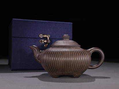 HAND MADE SQUARE PATTERN ZISHA TEAPOT: Weight 282g / Height 3.43 in / Width 5.94 in