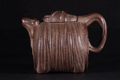 MASTER MADE OLD ZISHA TEAPOT: Weight 303g / Height 3.71 in / Width 3.39 in / Ear-Distance 5.12 in