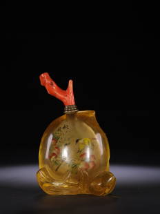 YELLOW GLASS CAPIING LONGEVITY PEACH SHAPED SNUFF: Weight 206g / Height 3.07 in / Width 1.46 in / Thickness 0.91 in