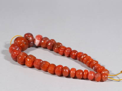 SOUTH RED AGATE MELON-RIDGED NECKLACE: Weight 288g / Bead-Diameter 0.94 in / Bead-Diameter 0.75 in