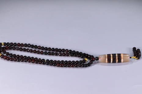 TIBETAN WIRE-BEAD AND BLOOD-COLOR AMBER NECKLACE: Dimension (1) 0.24 in / Dimension (1) 1.97 in / Dimension (2) 0.59 in