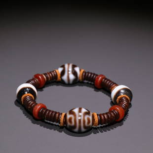 TIBETAN TIGER-TOOTH DALUO DZI BRACELET: Weight 30g / Bead-Diameter 0 in / Bead-Diameter 0.57 in