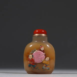 OLD AGATE CARVED FIGURES PATTERN SNUFF BOTTLE: Time: Qing Dynasty 17-19 Century / Weight 125.4g / Height 3.03 in / Width 2.13 in