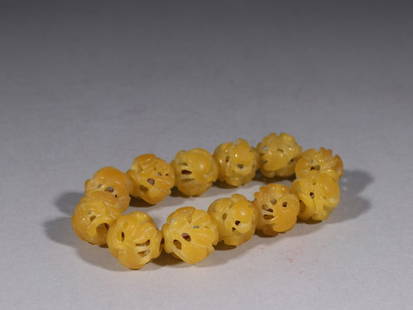 OLD AGATE CARVED FLOWERS PATTERN BRACELET: Weight 54.5g / Bead-Diameter 0.67 in