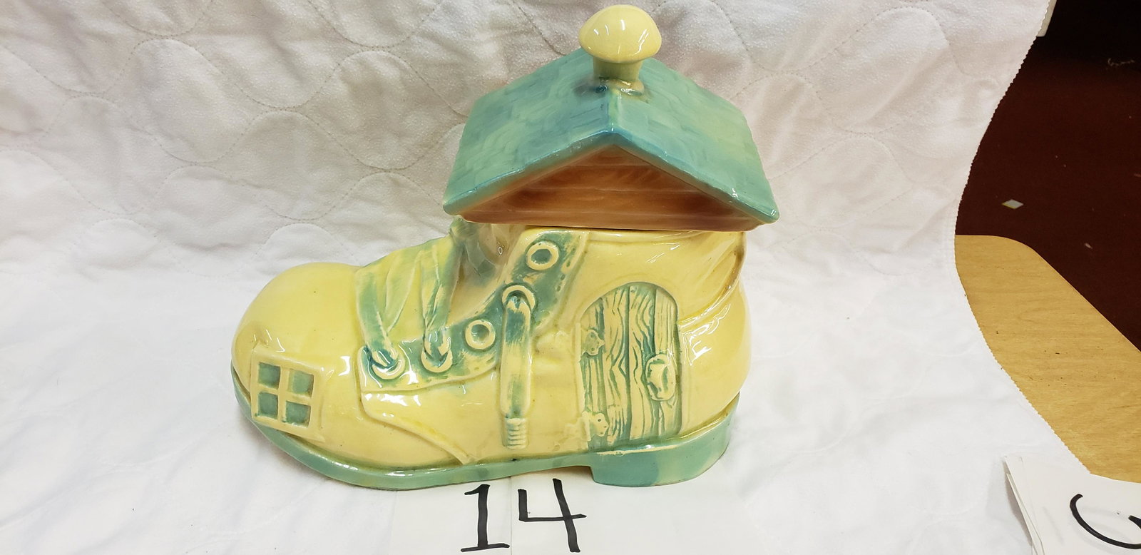 Unmarked Shoe Cookie Jar. 2 chips on lip of lid..: Unmarked Shoe Cookie Jar. 2 chips on lip of lid.. Unmarked Shoe Cookie Jar. 2 chips on lip of lid. Tight hairline crack on rim of jar.