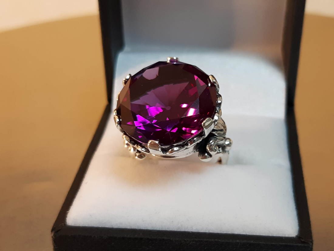 Amazing Alexandrite Estate Ring (1 of 10)
