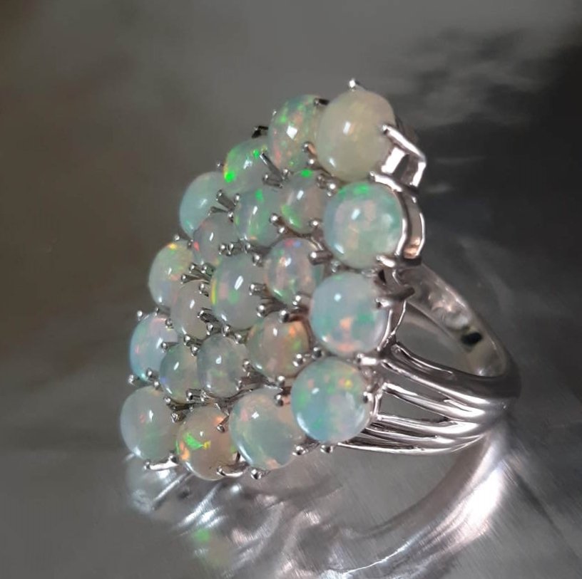 Beautiful Opal Estate Ring (1 of 4)