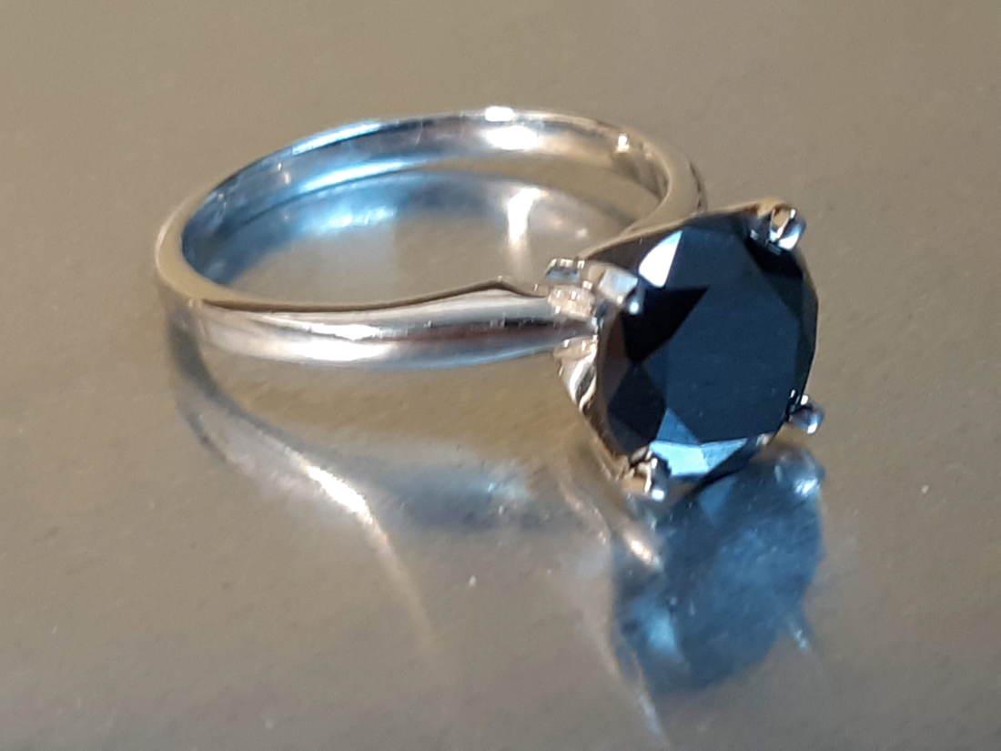 Beautiful 2.12ct Natural Black Diamond Ring in 14kt (1 of 3)