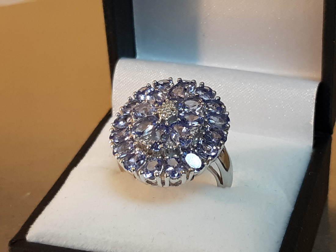 Natural Tanzanite & Diamond Ring (1 of 4)