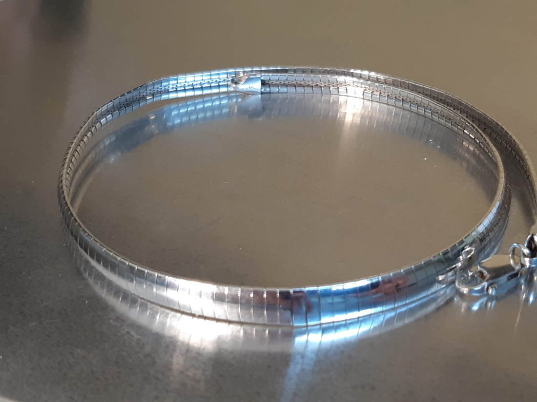 Omega Style Italian Necklace in Sterling Silver: Italian Omega Style 925 Silver Necklace.