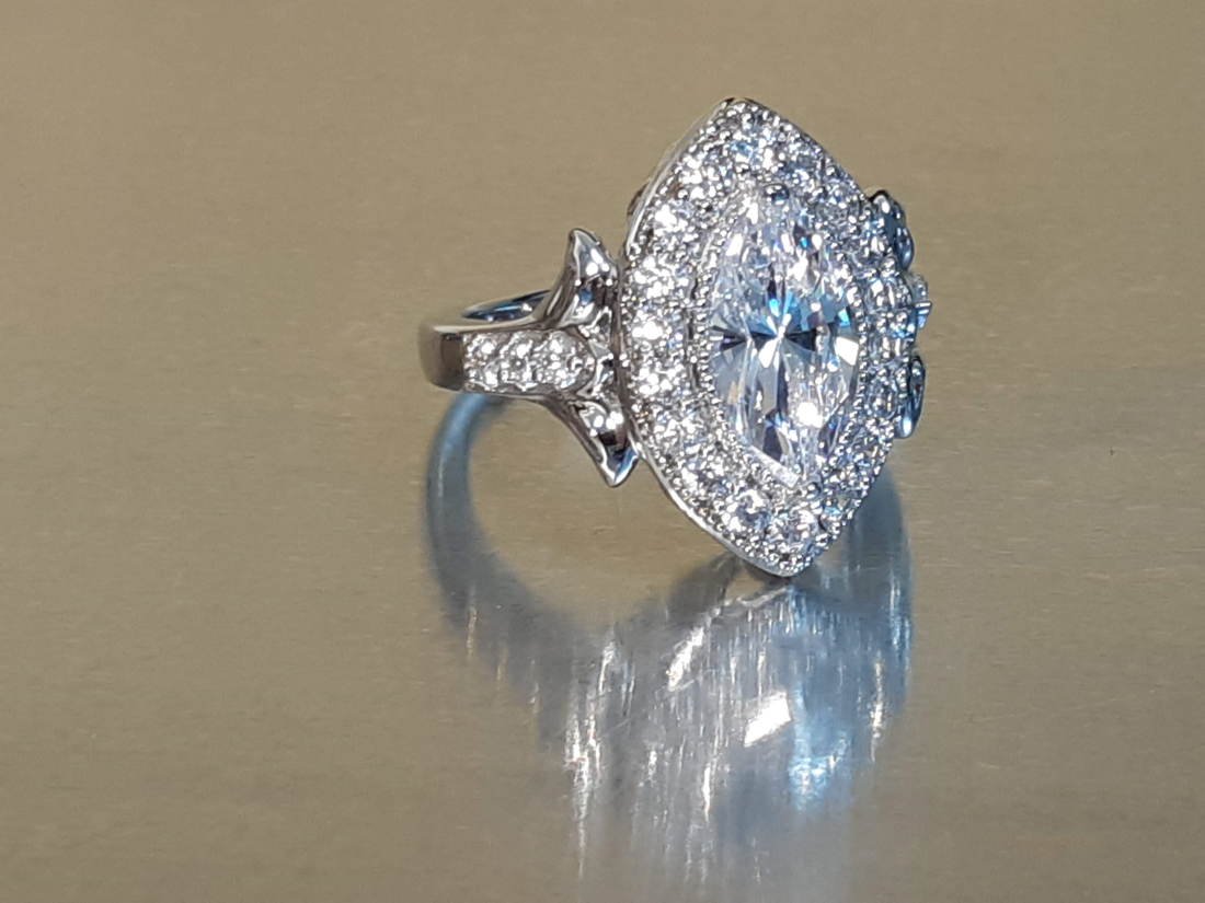 Ladies Marque Estate Ring (1 of 3)