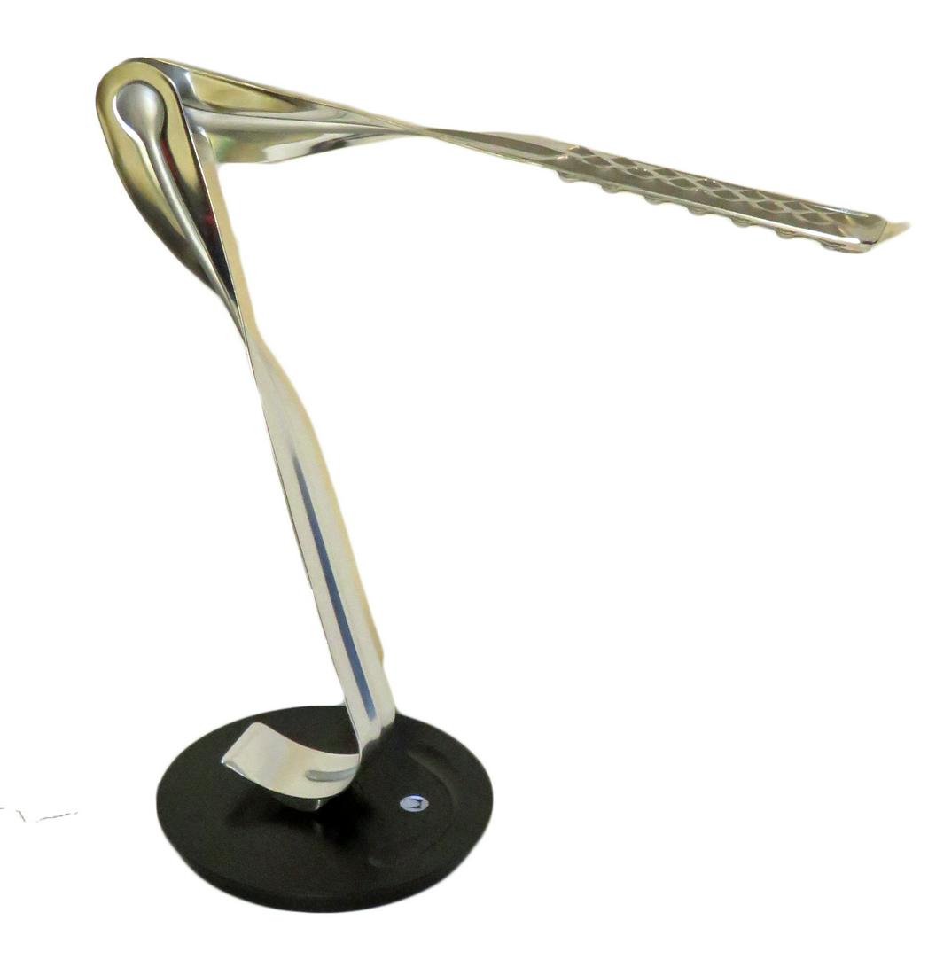 HERMAN MILLER MODERN LEAF LED DESK LAMP SILVER: Herman Miller Leaf LED Desk lamp designed by Yves Behar. Lamp has variable light settings on base. Late 20th C / Early 21st C design. LED lamp arm is fully adjustable. Measures: Vertical Arm: 20", Hor