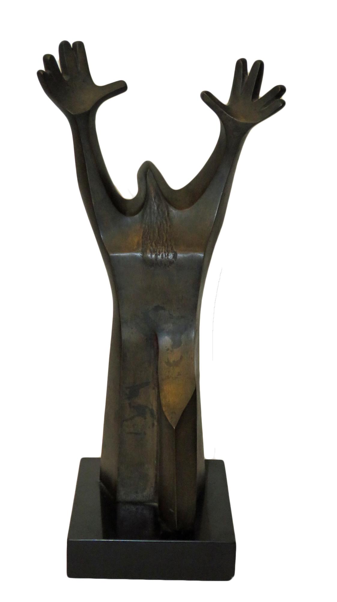 NATHANIEL KAZ BRONZE SCULPTURE SIGNED: Mid century cubist / brutalist style, bronze sculpture by Nathaniel Kaz (NY 1917-2010). The sculpture is executed in bronze and is mounted on a marble base. It is of an exultant figure reaching for th