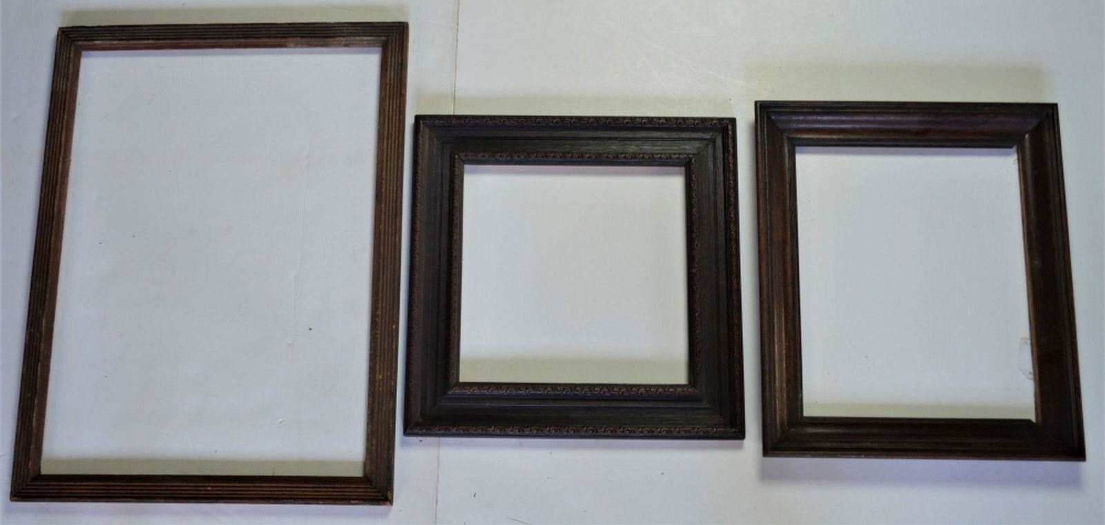 LOT 3 ANTIQUE CARVED PAINTING FRAMES (1 of 10)