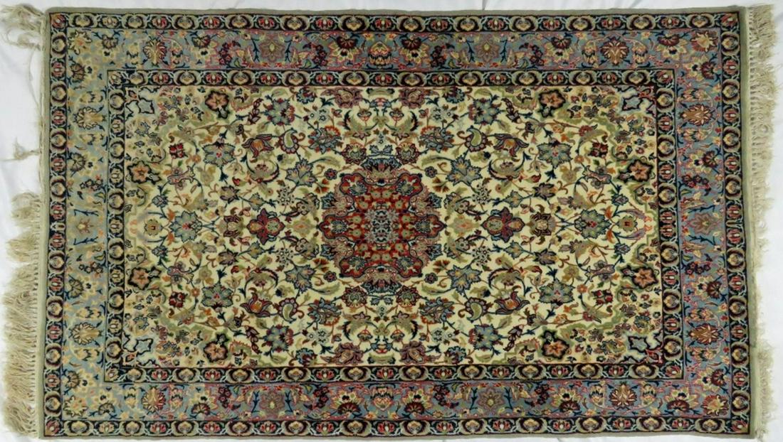 VINTAGE PERSIAN ISFAHAN RUG CARPET SILK WARP: Finely woven Isfahan / Isphahan / Ispahan (Nain area) design rug / carpet. The carpet consists of wool pile on a silk foundation (warp). Likely dates from the 3rd or 4th Q 20th century. Measures: 40" 