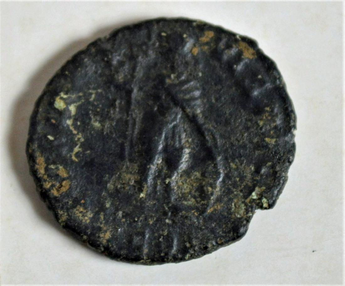 ANCIENT ROMAN COIN IMPERIAL BYZANTINE ERA GRATIAN: Ancient Roman era coin. From the Byzantine era. Circa 367-383 AD.
