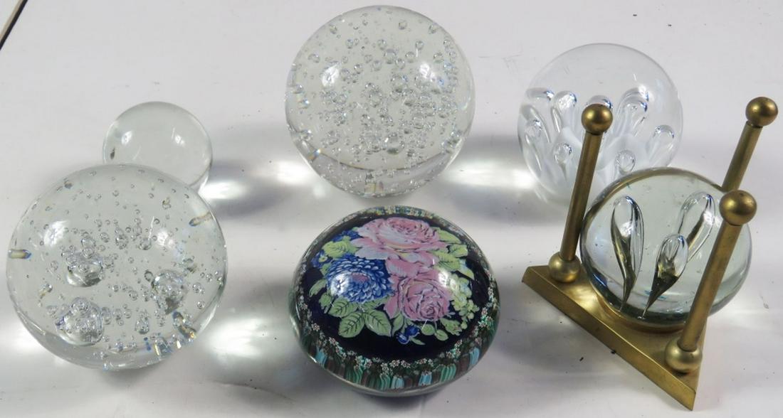 DECORATIVE CRYSTAL BALLS INC MURANO PAPERWEIGHT (1 of 9)