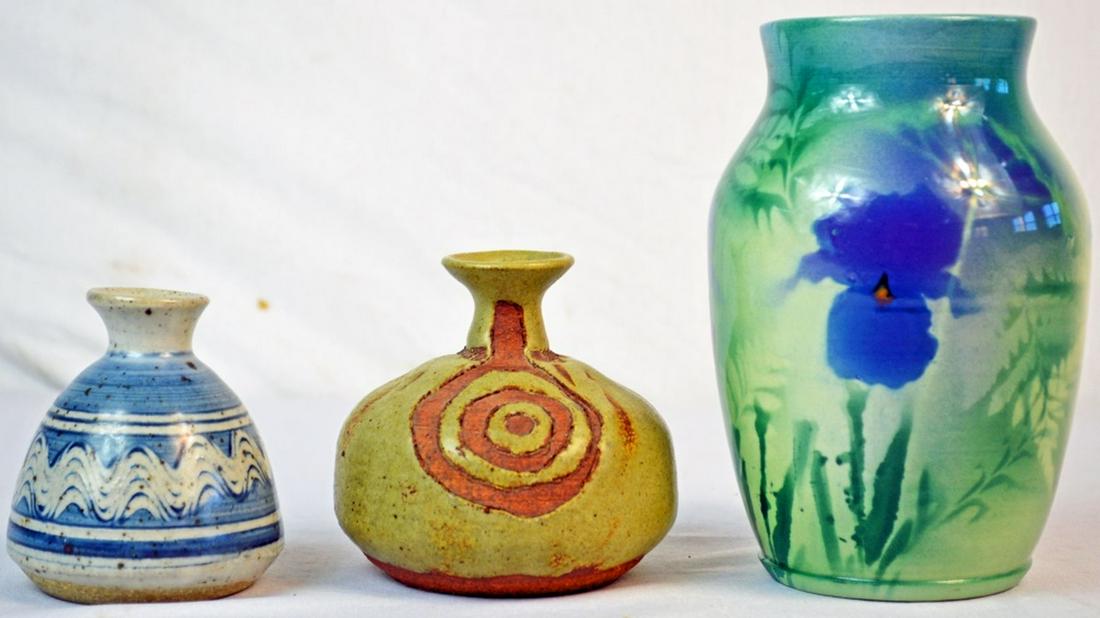 MODERN ART POTTERY VASES LOT 3 SIGNED (1 of 8)