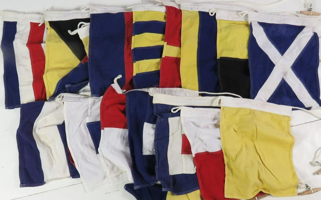 VINTAGE BULLDOG DETTRA SAIL BOAT FLAGS (1 of 7)