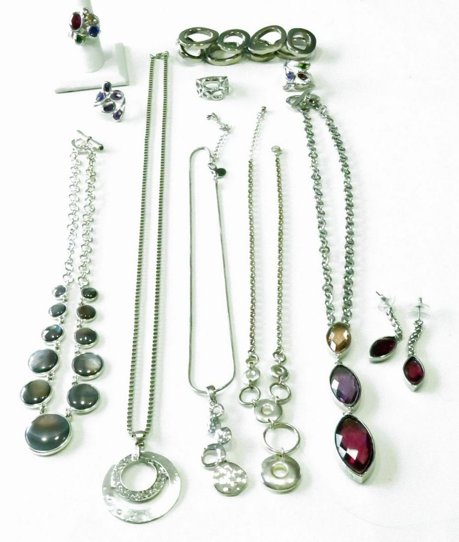 MODERN FASHION JEWELRY LOT: Lot of modern fashion jewelry including necklaces, earrings and rings. Includes Anne Klein, Lia Sophia, Chaps