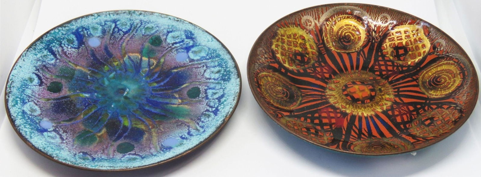 DORIS HALL 1907-2000 2 ENAMEL SIDE PLATES SIGNED (1 of 9)