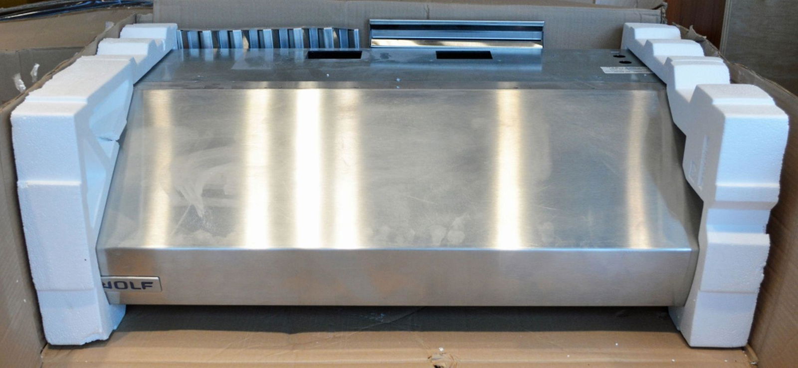 WOLF 36" LOW PROFILE STAINLESS STEEL RANGE HOOD (1 of 7)